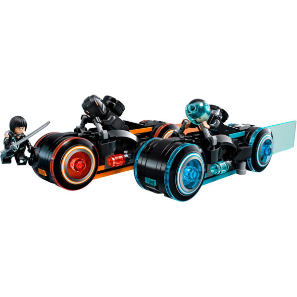 lego ideas tron legacy 21314 01.jpg